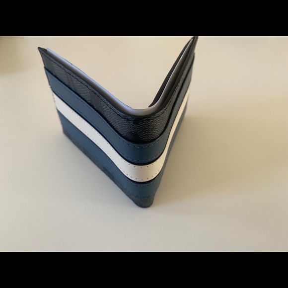 NWT Billfold Wallet Signature Varsity Stripe 3004 - Picture 8 of 9